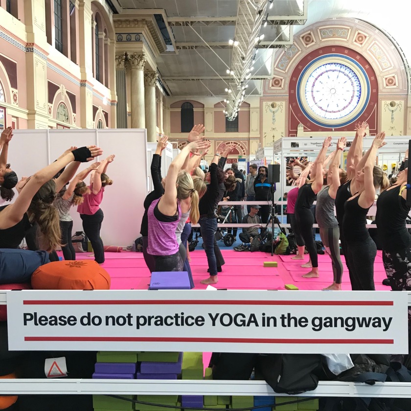 review-om-yoga-show-2017-alexandra-palace-photo-image-by-abi-amber-colour-yoga.com-uk
